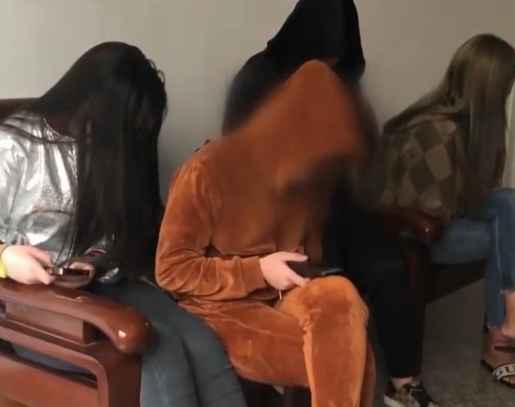 2018年贵州网红乞丐哥爆火，穿名牌开豪车，3年后却被判刑13年半