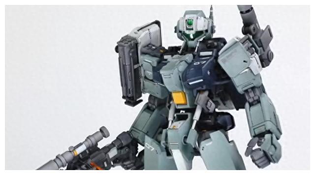 把小米铁蛋爆改成钢铁加鲁鲁的大佬，还曾把手机改造成北京城