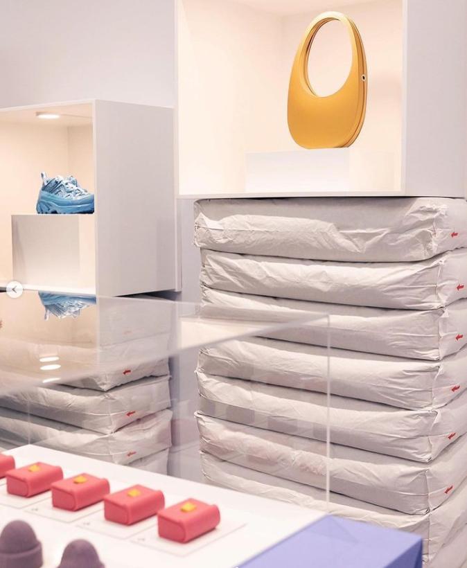 跟着「鞋子哥」逛巴黎甜品！每双鞋都适配！还能这么拍！