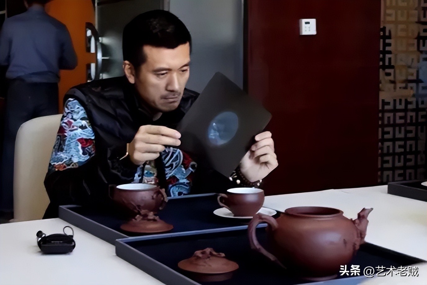 买把一万的紫砂壶值不值,9000买一把超大紫砂壶值吗