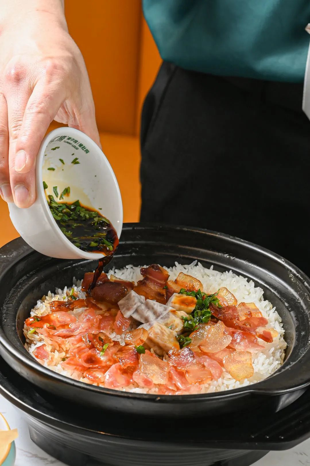 花胶鸡汤椰子水,椰子花胶煲鸡汤的做法及功效