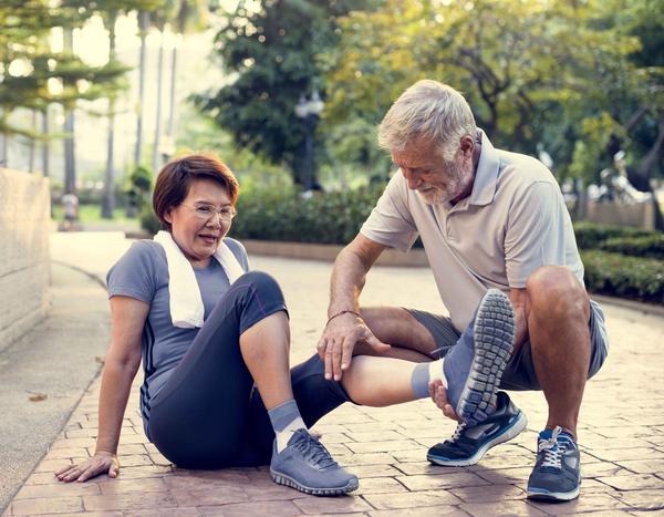 睡觉小腿抽筋一定是缺钙吗,孩子小腿抽筋是凉到了还是缺钙