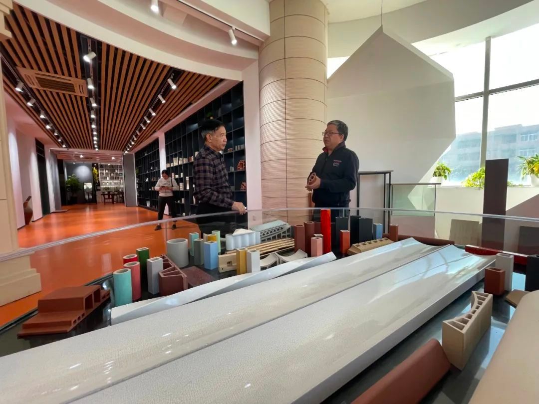 新型罗马柱外墙砖,外墙砖改造室内装修