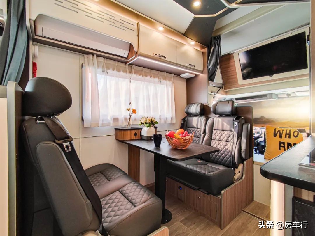 隔断式厨房，15度电+1700W太阳能，新星五十铃700P旅行官纵床版