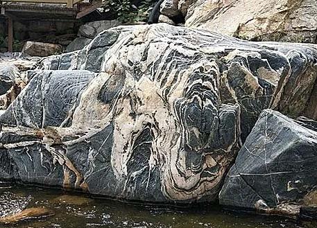 重金买下田黄石被嘲笑,价值13亿9000万的砚台