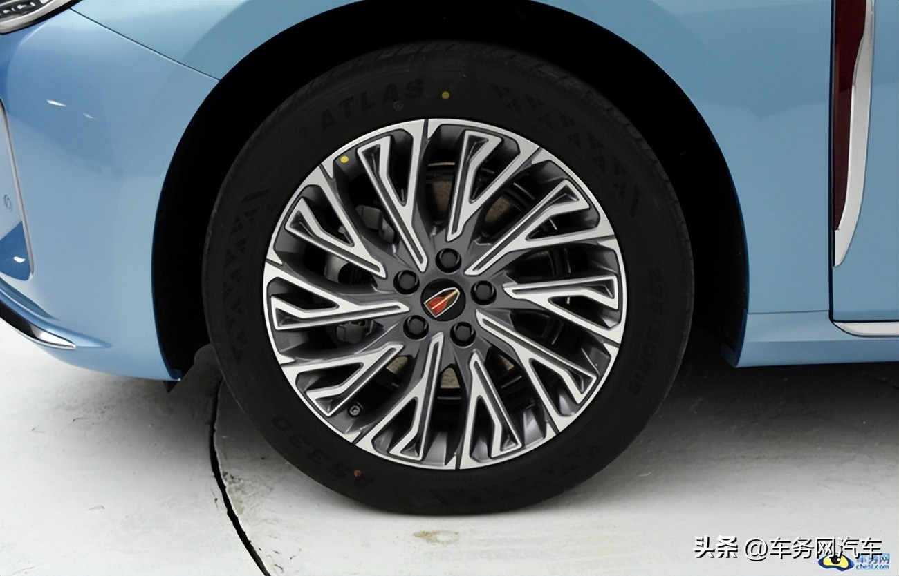 国产中型轿车新款奔腾b70值得买吗,一款车如何俘获人心且看奔腾b70