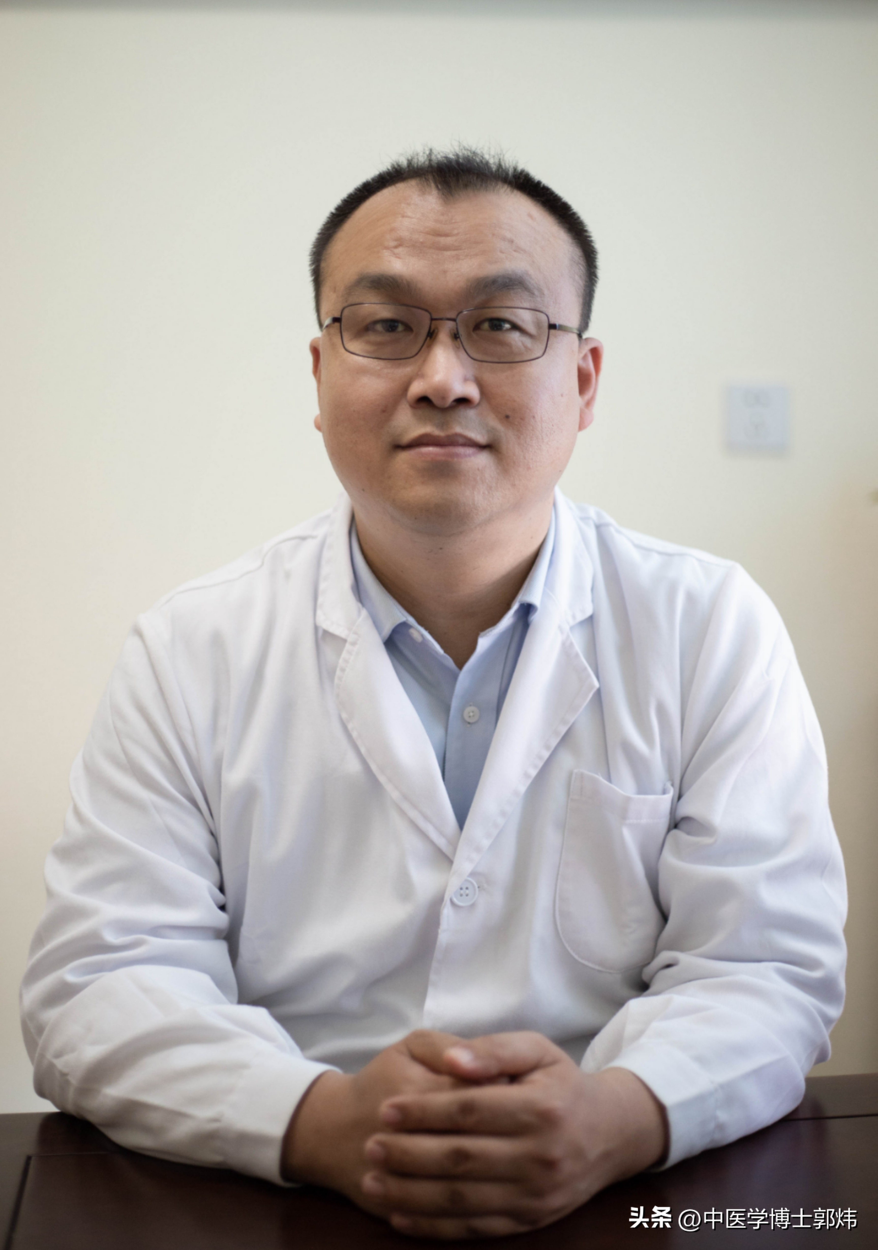 皮肤的肉疙瘩，不痛不痒，选用经方阳和汤，再加两组药，效果更好