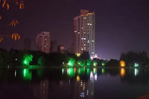 灯火阑珊岁月荏苒,以后的日子灯火阑珊岁月静好