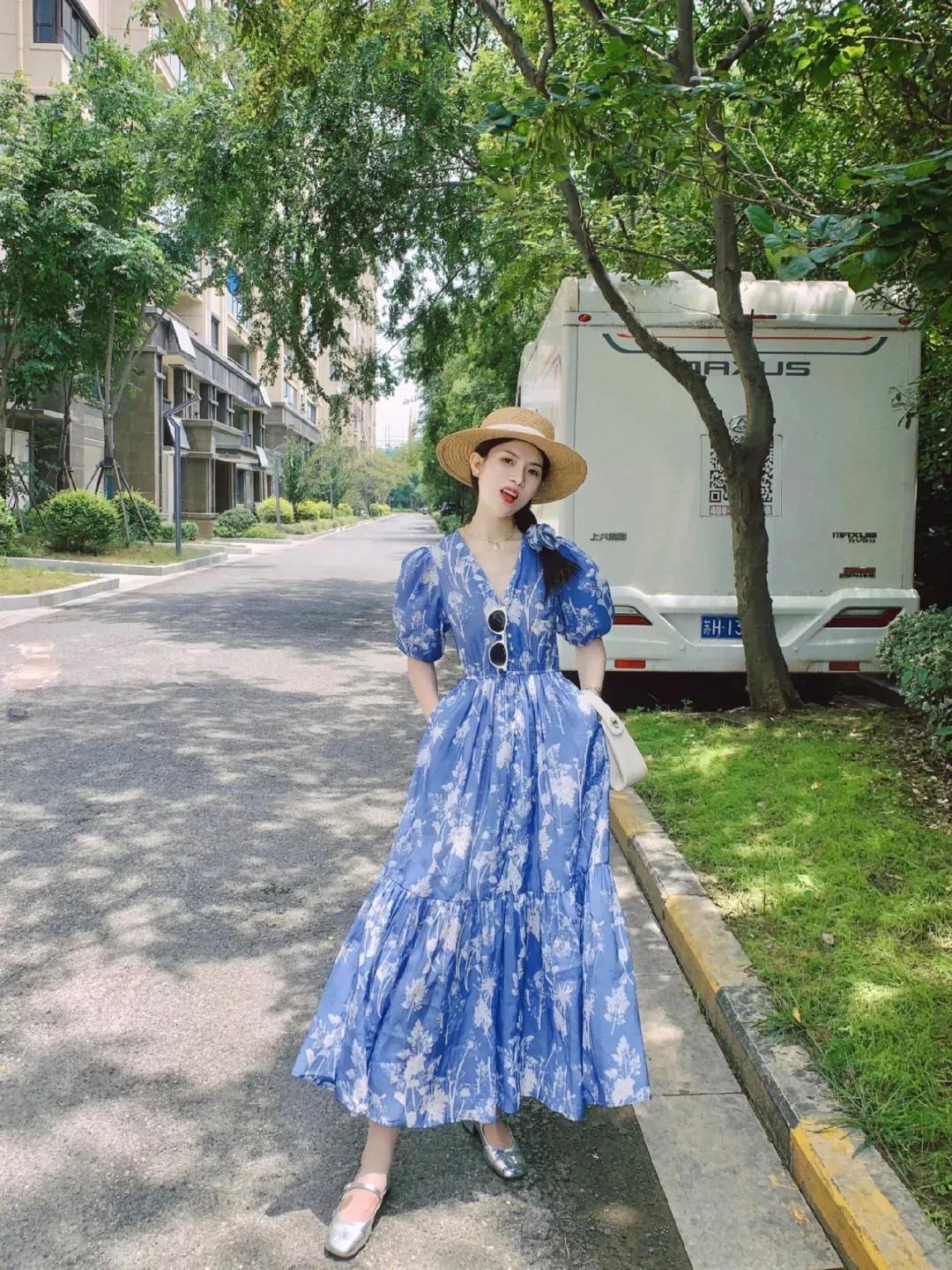 “裙子”这么穿真惊艳！不上膝、不花哨、要收腰，高级优雅又减龄