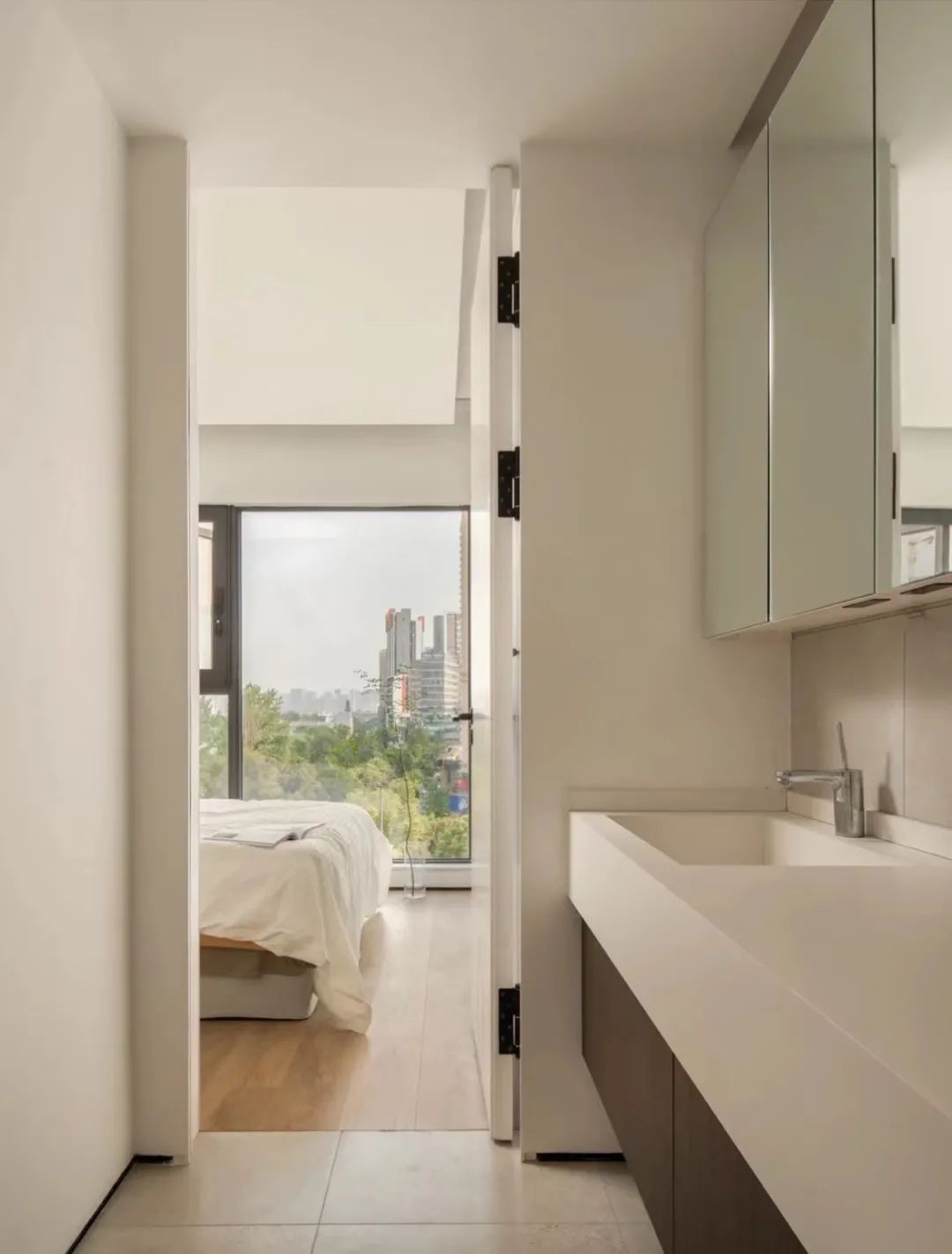 主卧室卫生间门正对床效果图,卫生间正对床衣帽间装修效果图