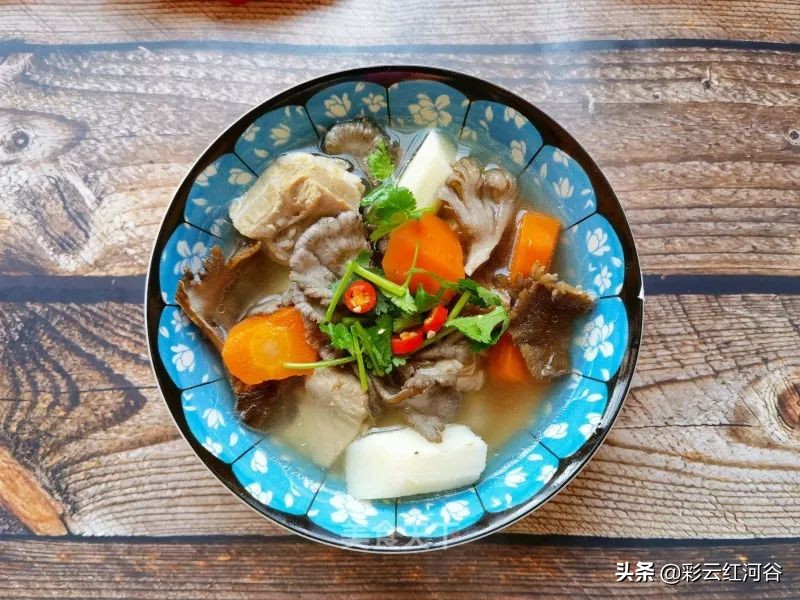 胡萝卜山药排骨汤孕妇能喝吗,胡萝卜山药排骨汤的做法