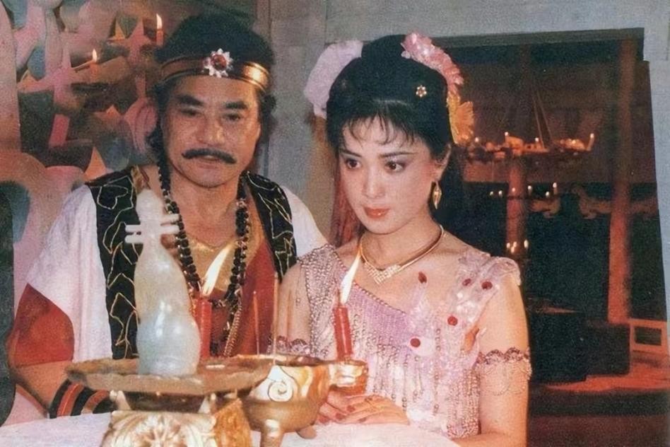 傅艺伟的情感史,傅艺伟几次婚姻
