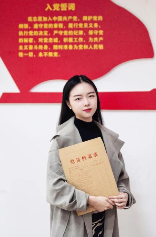 双非大学“女神级”学霸廖欢，本科发表2篇论文，低调保研到清华