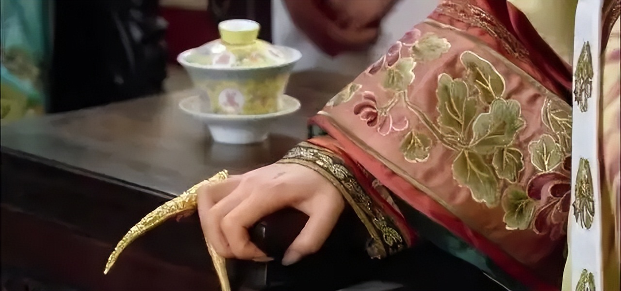 甄嬛传究竟发生了什么让甄嬛受惊,揭秘甄嬛传那些你没注意的细节