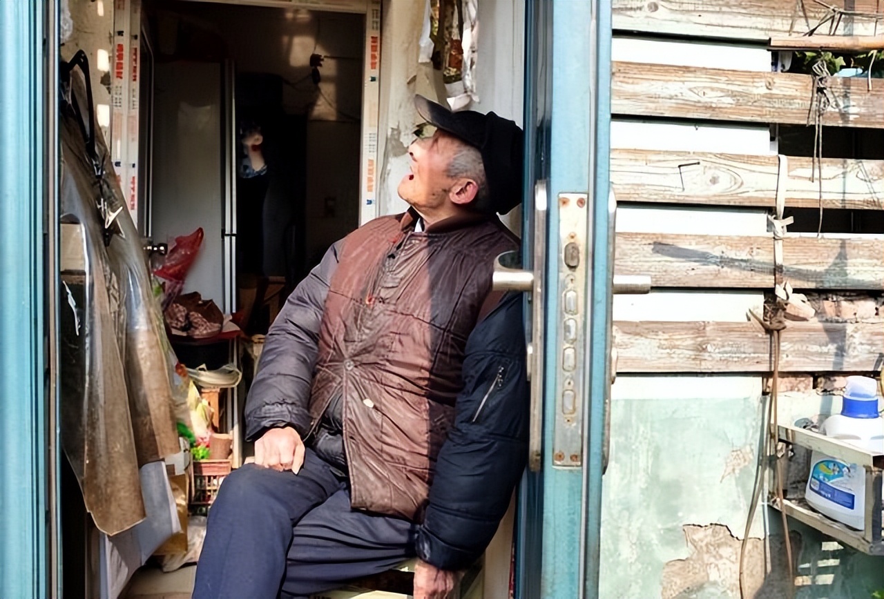 楼上一户住七对夫妻后续,楼上一户住七对夫妇深夜扰民