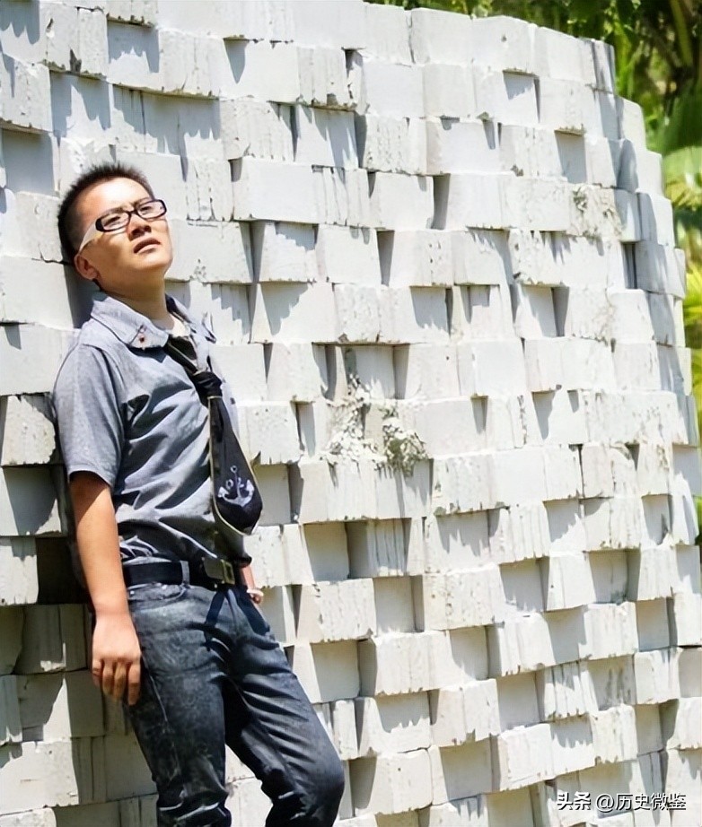 2005年宁夏一女孩通过手术变成男人,术后经历三段感情,至今单身