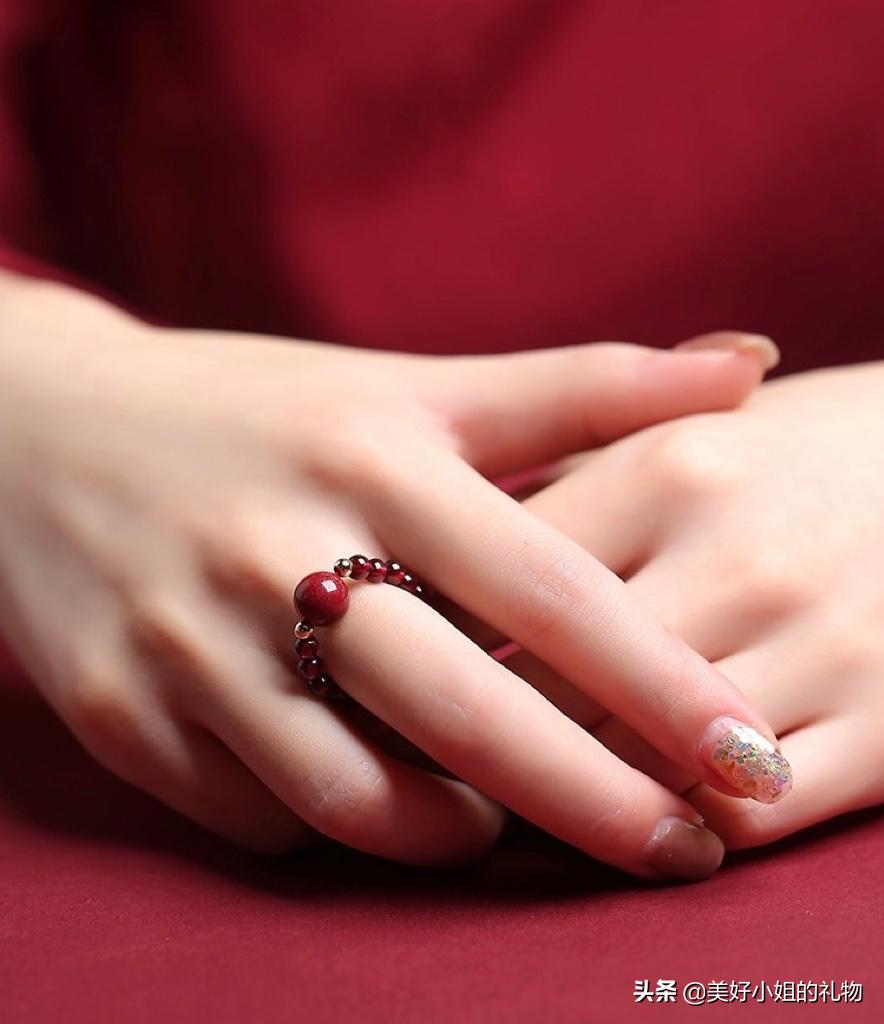 母亲节礼物项链黄金推荐,母亲节礼物排行榜前十名黄金饰品