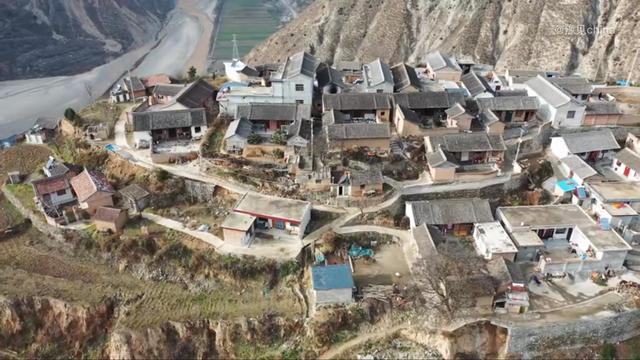 甘肃陇南某个山顶的悬崖村,甘肃陇南礼县悬崖村