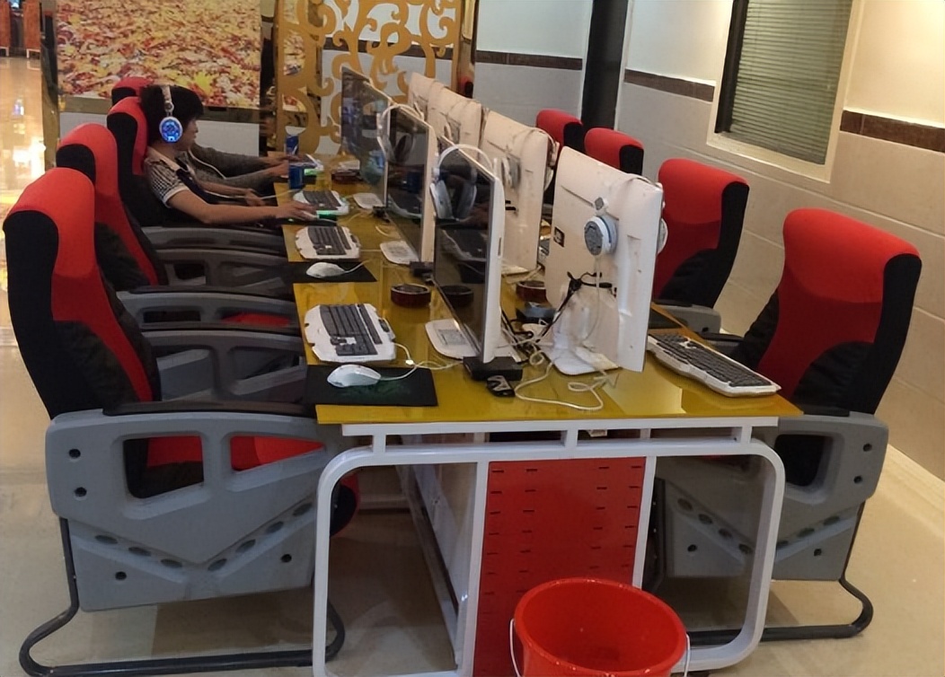 投资网吧加盟店要注意什么,连锁最火网吧加盟店名字