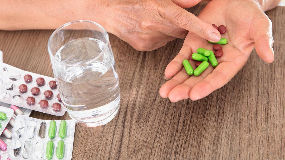 硝苯地平控释片一天吃两片的危害,非洛地平和硝苯地平一起吃的危害