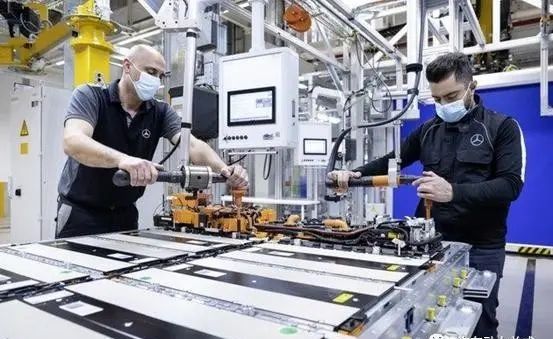 奔驰纯电旗舰EQS三电技术解析,奔驰eqs三电是谁家的