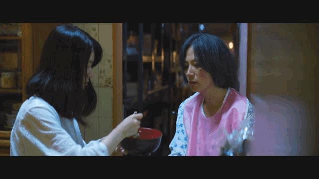 弑亲、卖肉、*拍偷**，尺度爆表，如此生猛的华语片，惊到我了