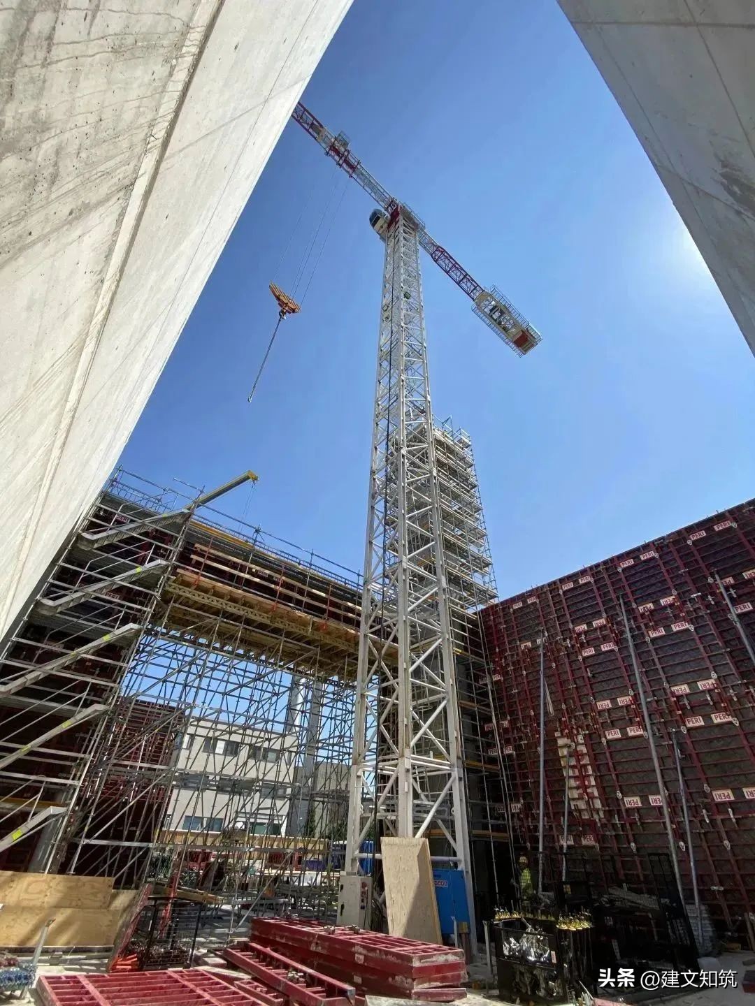 鑺叞璧皵杈涘熀鑸炶箞,鑺叞璧皵杈涘熀鏂囧寲寤虹瓚