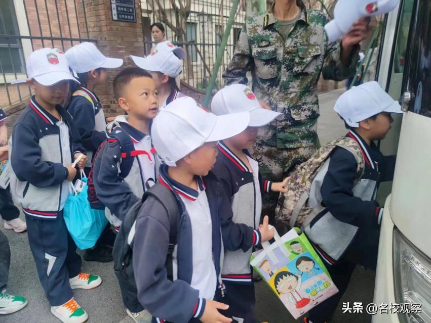 蔚蓝做苍穹，鱼儿变繁星！新川学子，走进浩海立方，探秘无限海洋