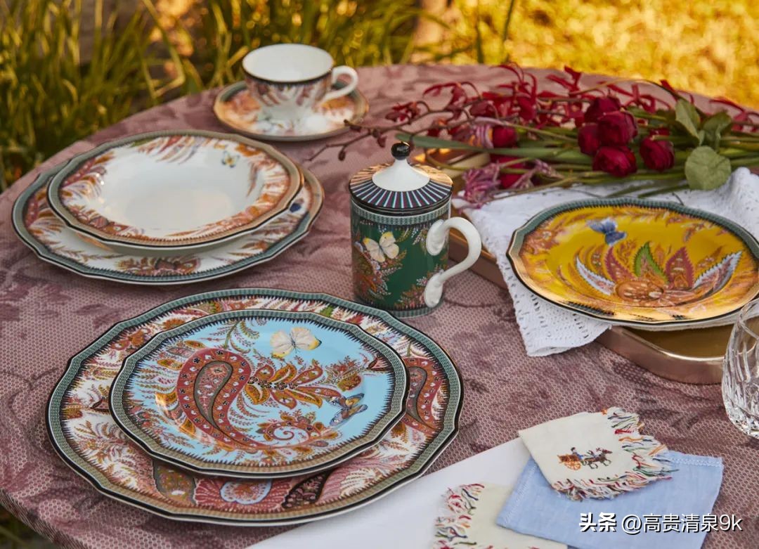 gucci鏅氬閰掑簵,gucci鑱斿悕閰掑簵