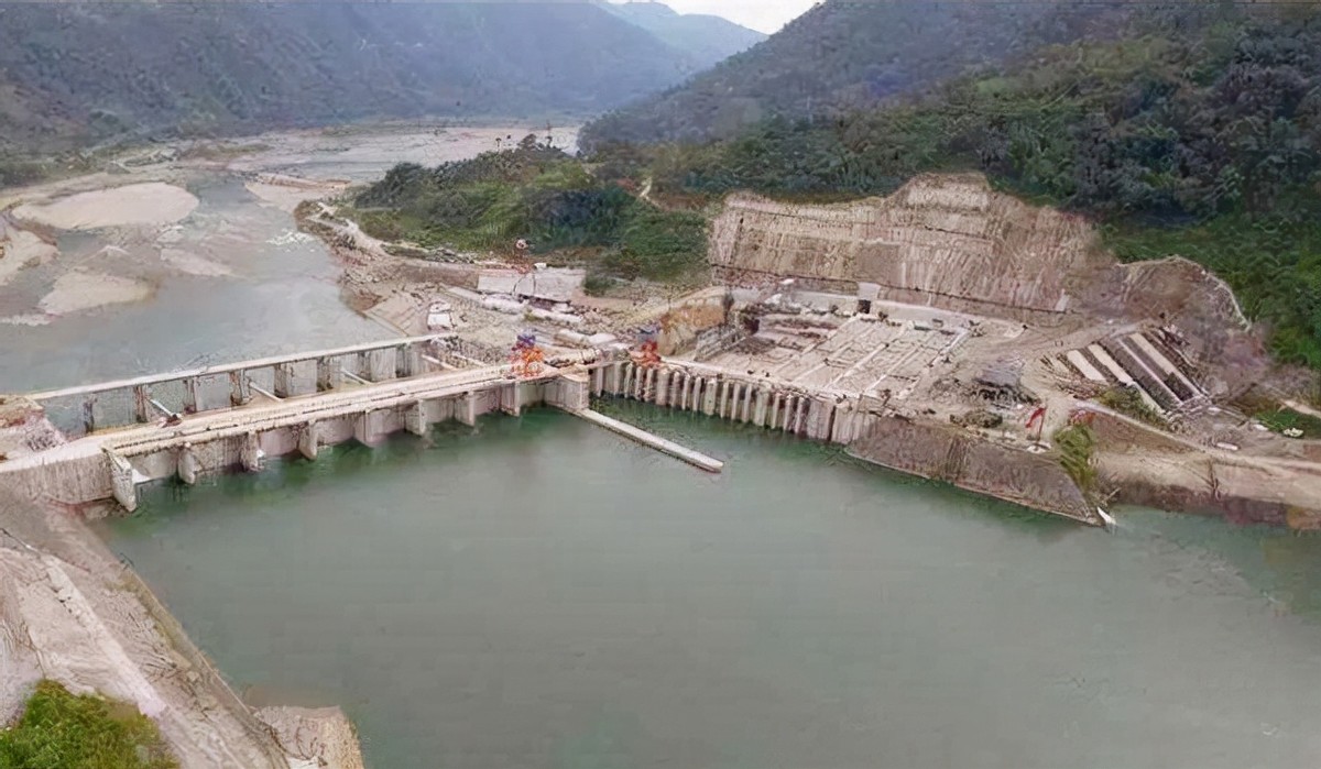 厄瓜多尔卖武器,厄瓜多尔低价购买装备