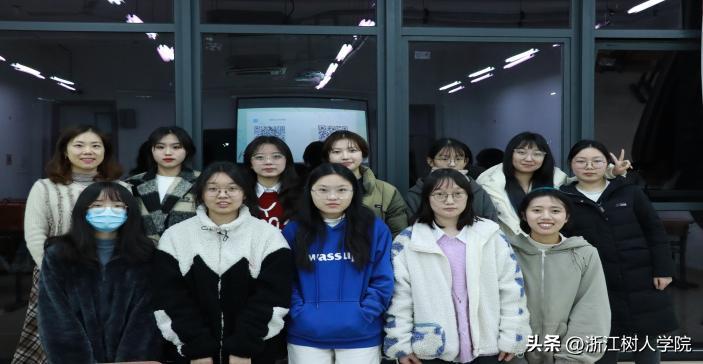 闻新社研讨会|以崭新姿态，书“万千”文章