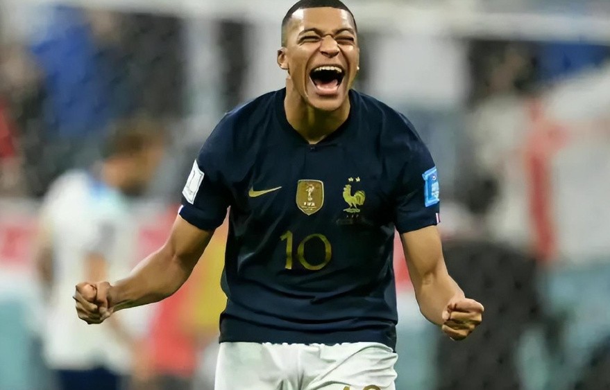 一代球王姆巴佩,一代球王陨落法国阿根廷