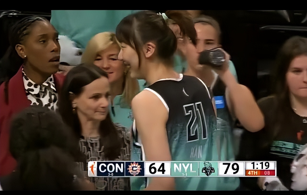 WNBA自由人大胜，韩旭垃圾时间打1分钟，主教练穿小鞋不是主因