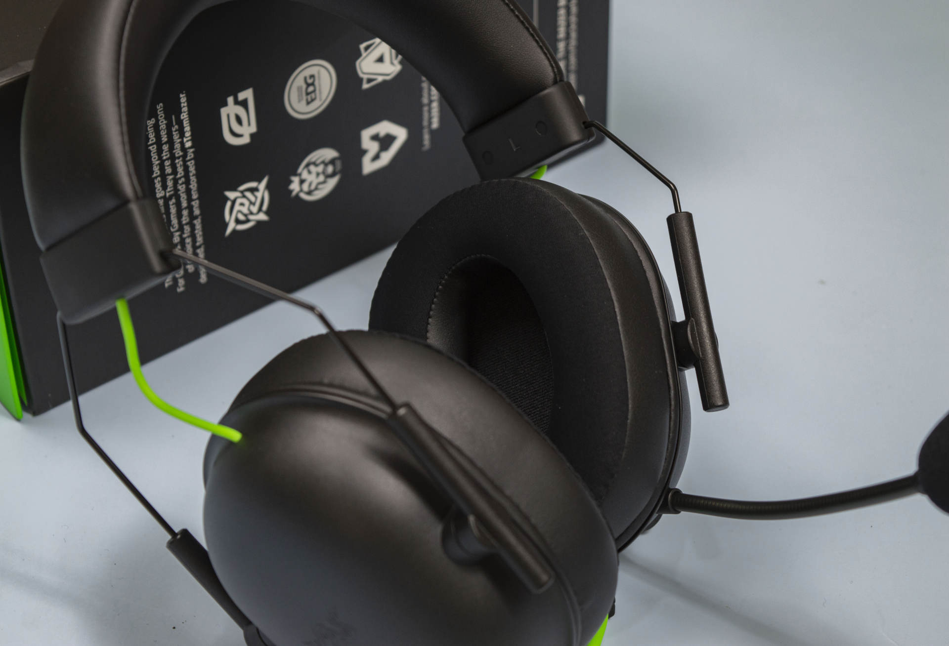 razer雷蛇旋风黑鲨v2x和平精英,雷蛇旋风黑鲨V2游戏耳机