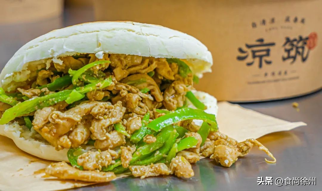 徐州这家传奇凉皮6岁了！看看这个男人给大家准备了什么礼物?