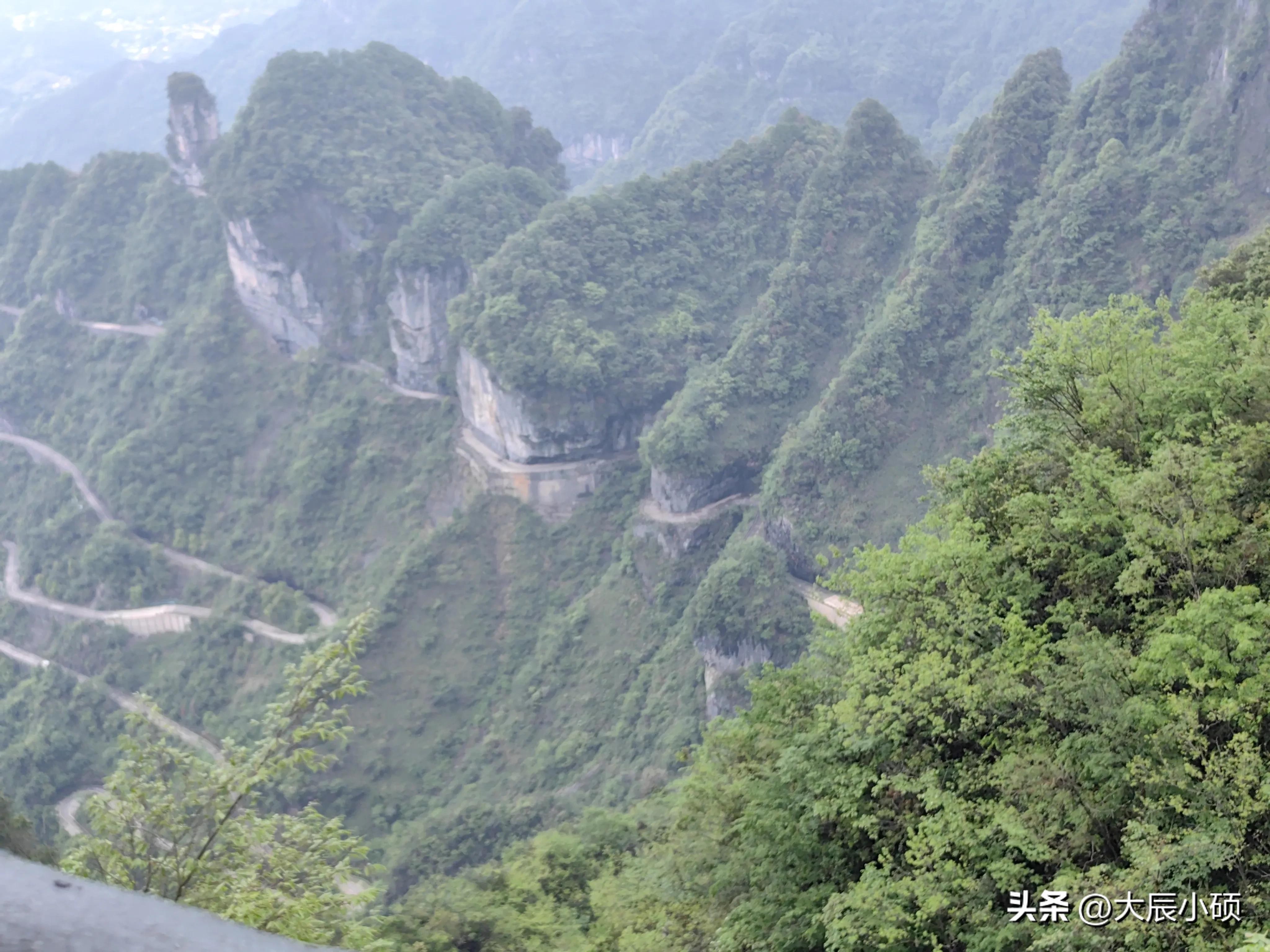 同学们出去郊游,同学们旅游玩得好开心