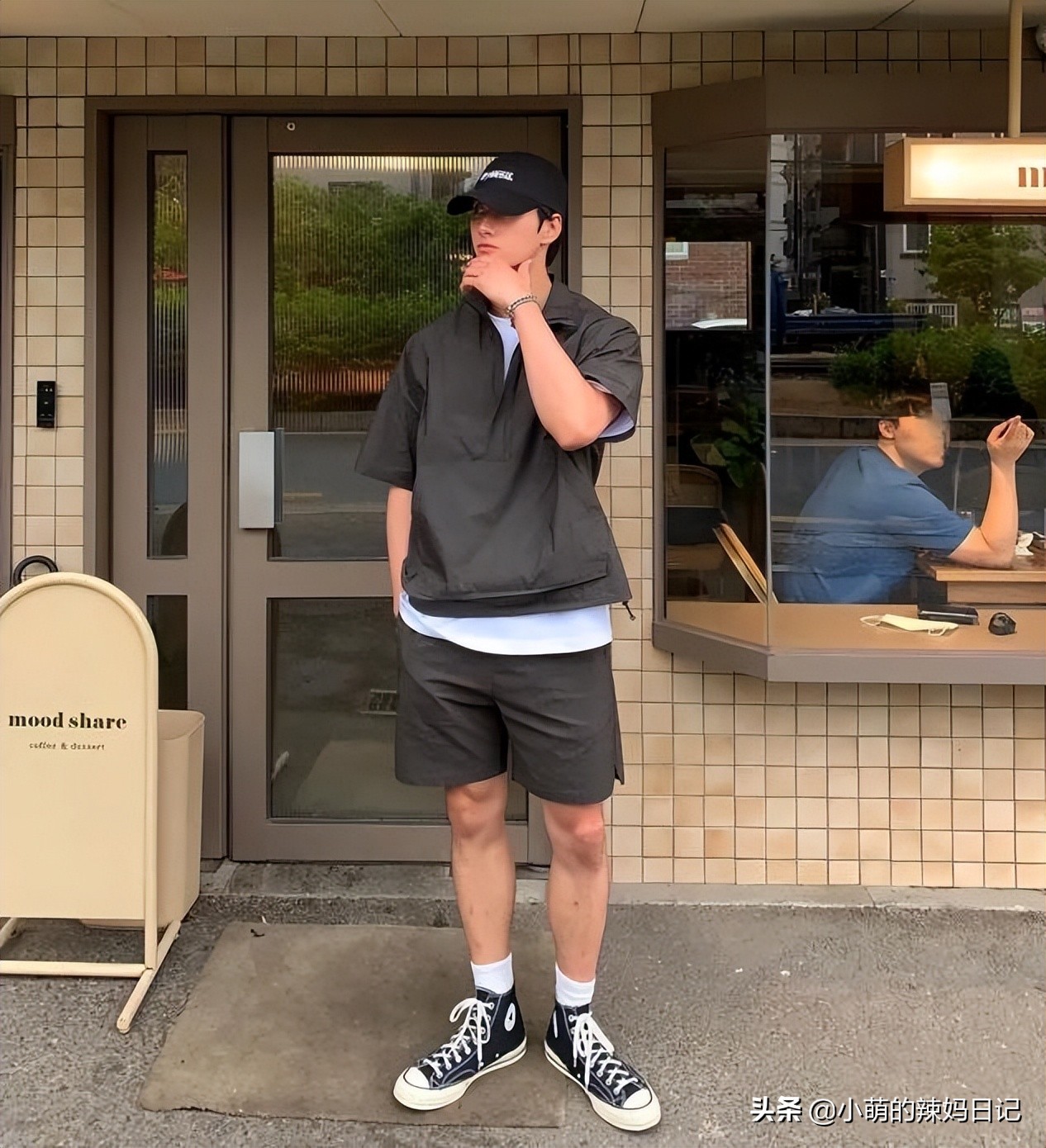 男人过了30岁就别穿衬衫,男人怎么穿t恤配修身牛仔裤