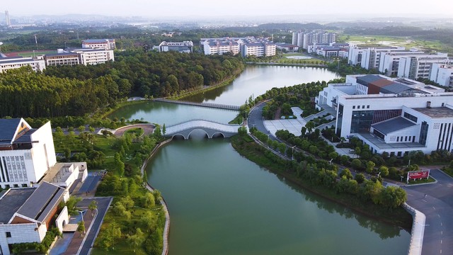 今年高考400分左右能考些哪些学校,高考400分能上哪些学校啊