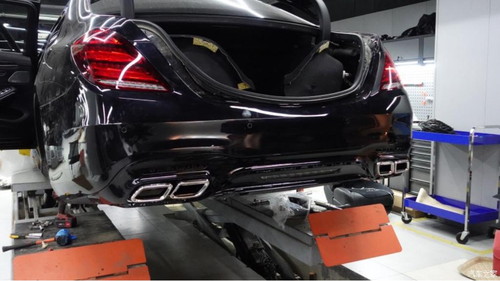 奔驰amggt63s升级先行版包围,奔驰amgc63改装外观