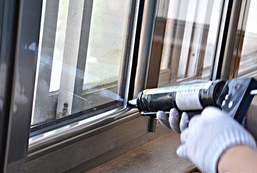 窗户关严实漏风,窗户有冷风怎么处理