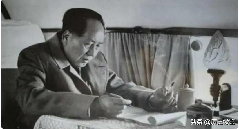 1956年毛主席视察徐州，见地委书记胡宏时突然问：四加南读什么？