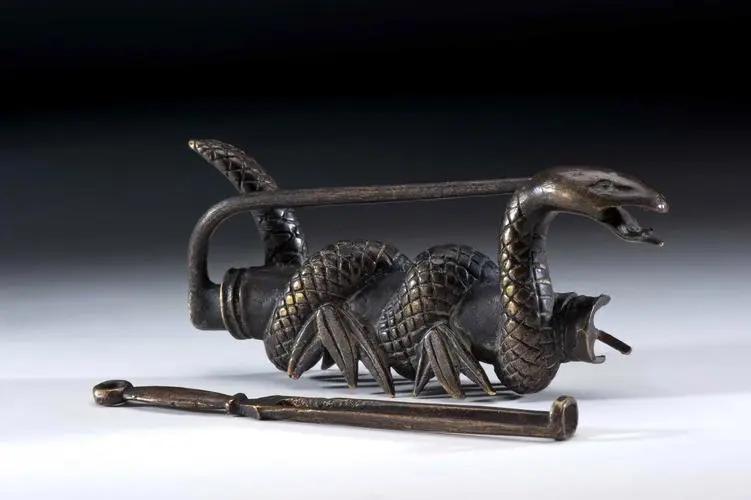 明清时期的各种铜铁锁,手工精致古代金锁