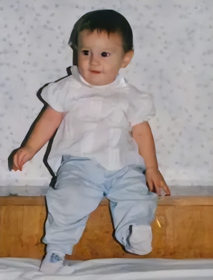 足坛球员童年照,足坛球星萌娃照