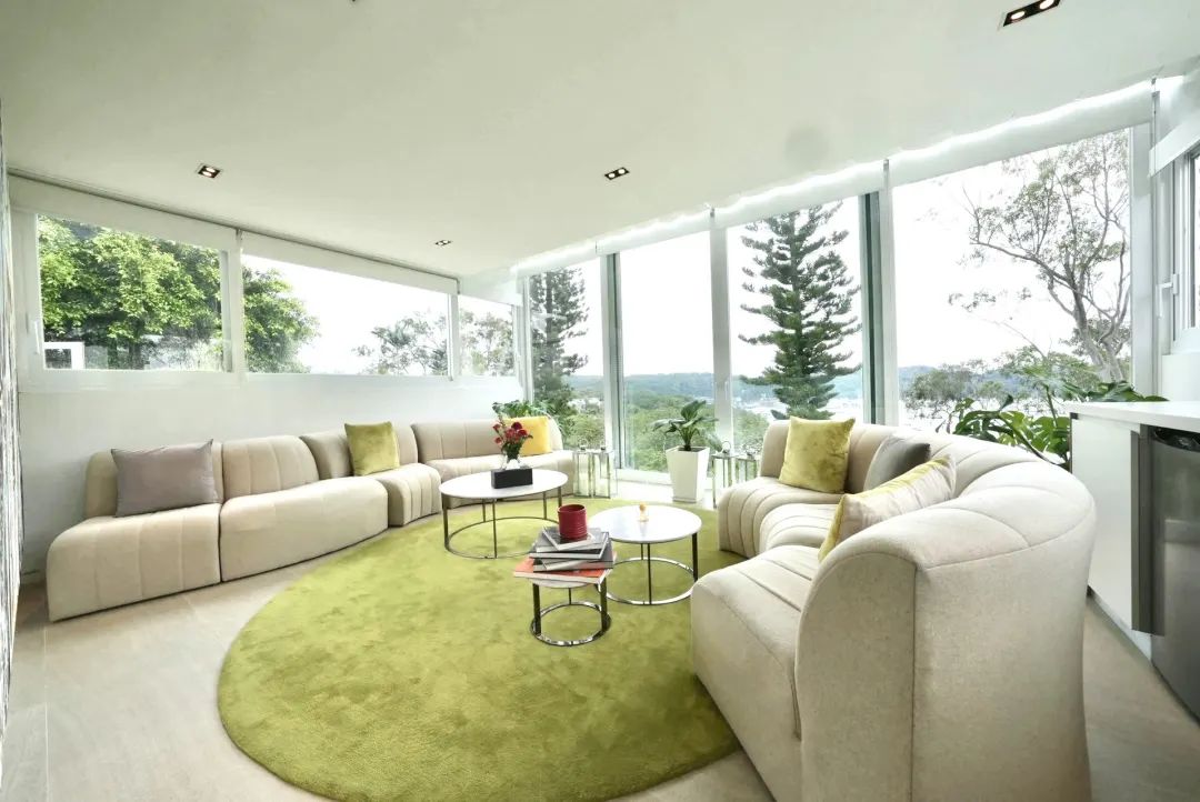 亚洲顶级藏家的4层海滨之家：挂满30件珍藏，审美一流