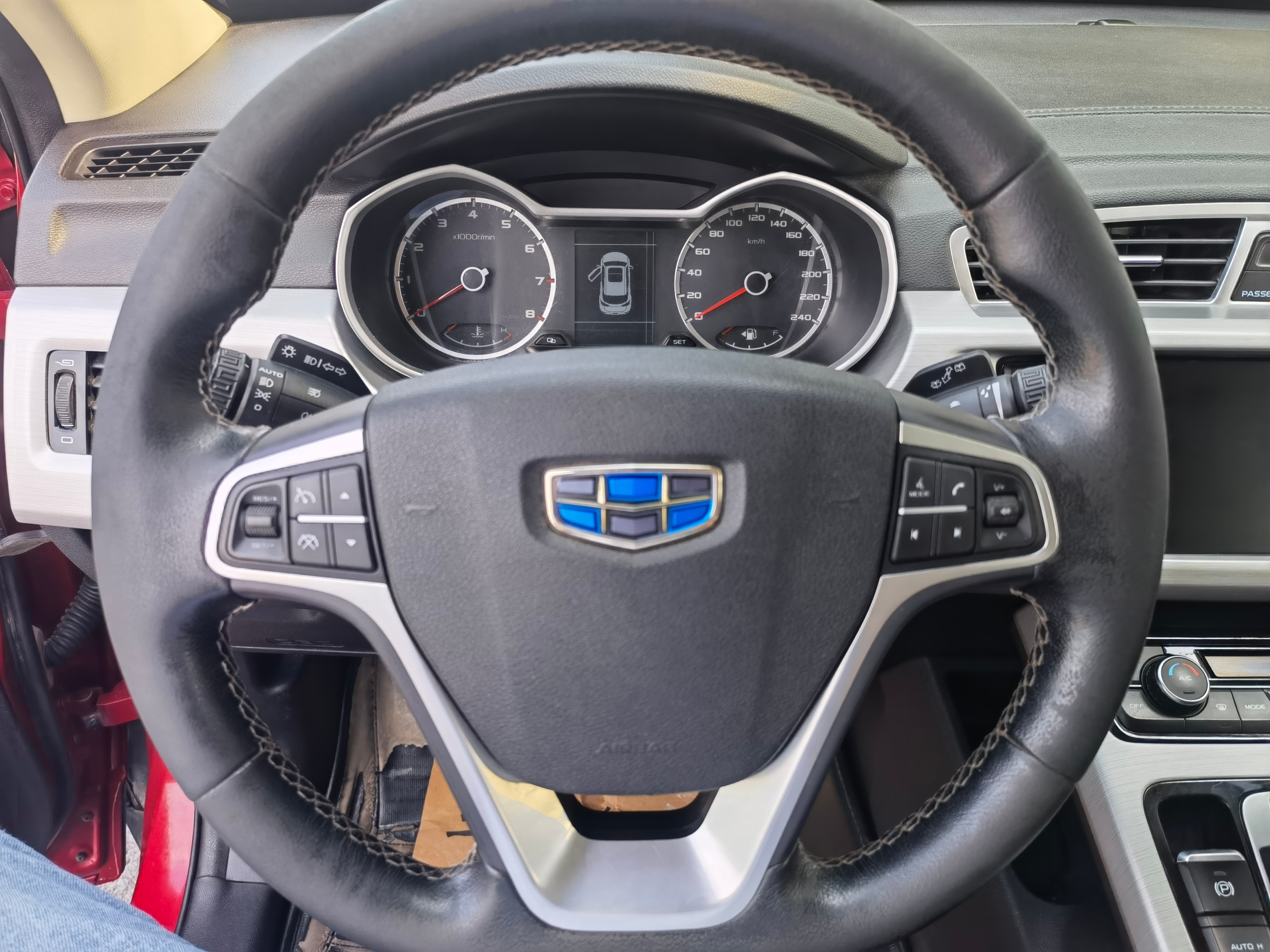 吉利5年多的轿车,5年吉利帝豪跑9万公里值多少钱