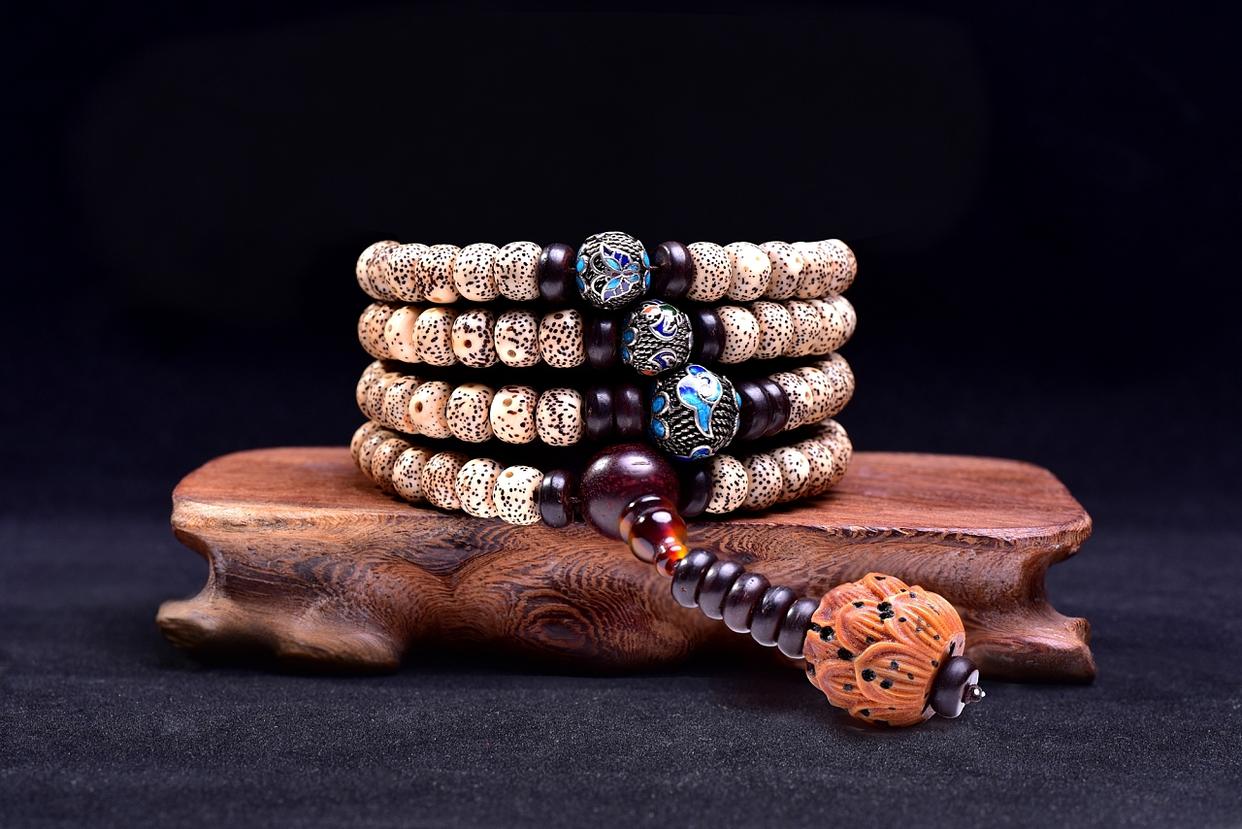 文玩手串有哪些讲究,各种文玩手串的穿法