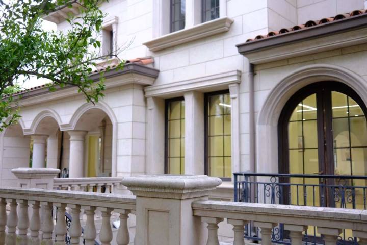 别墅改建能挣钱吗,别墅改成商业用房合法吗