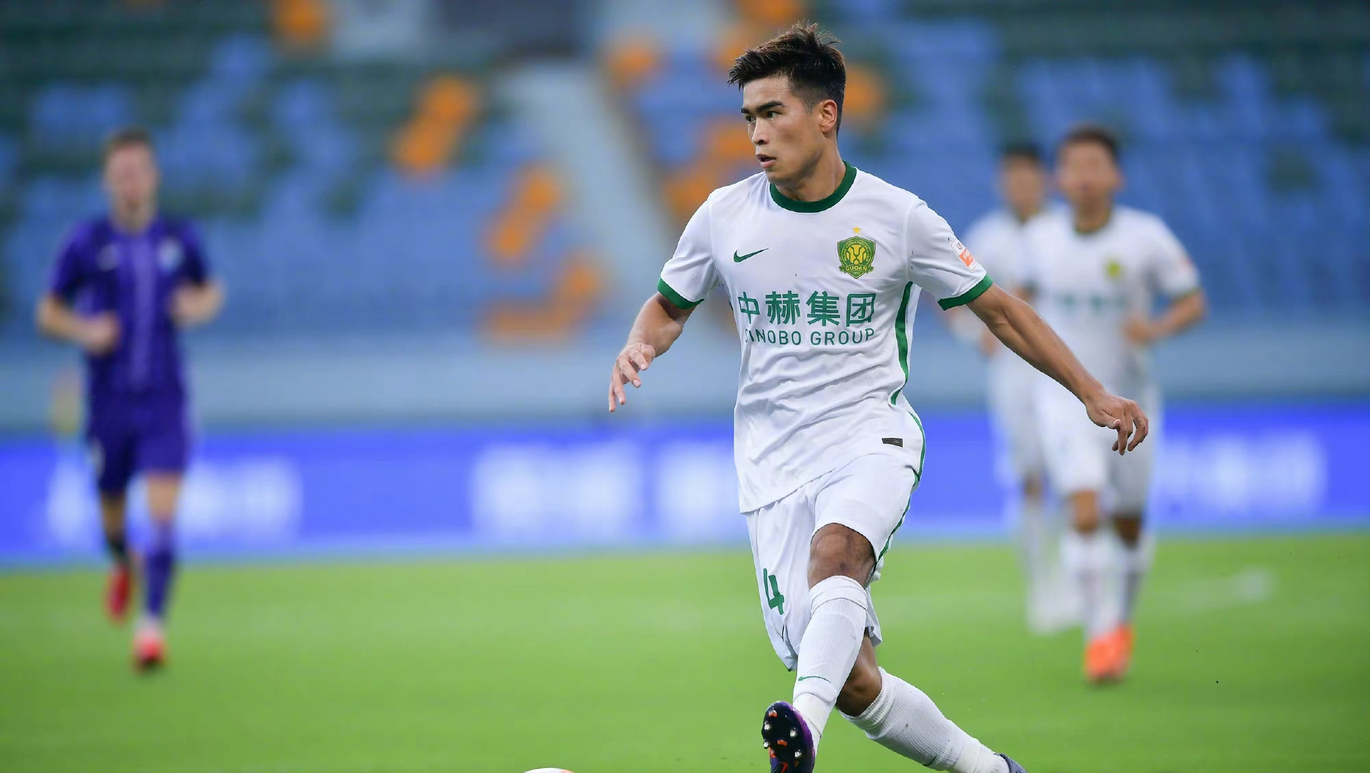 官宣，国安外籍主教练到位，重用7大U23新星+召回新援老将大清洗