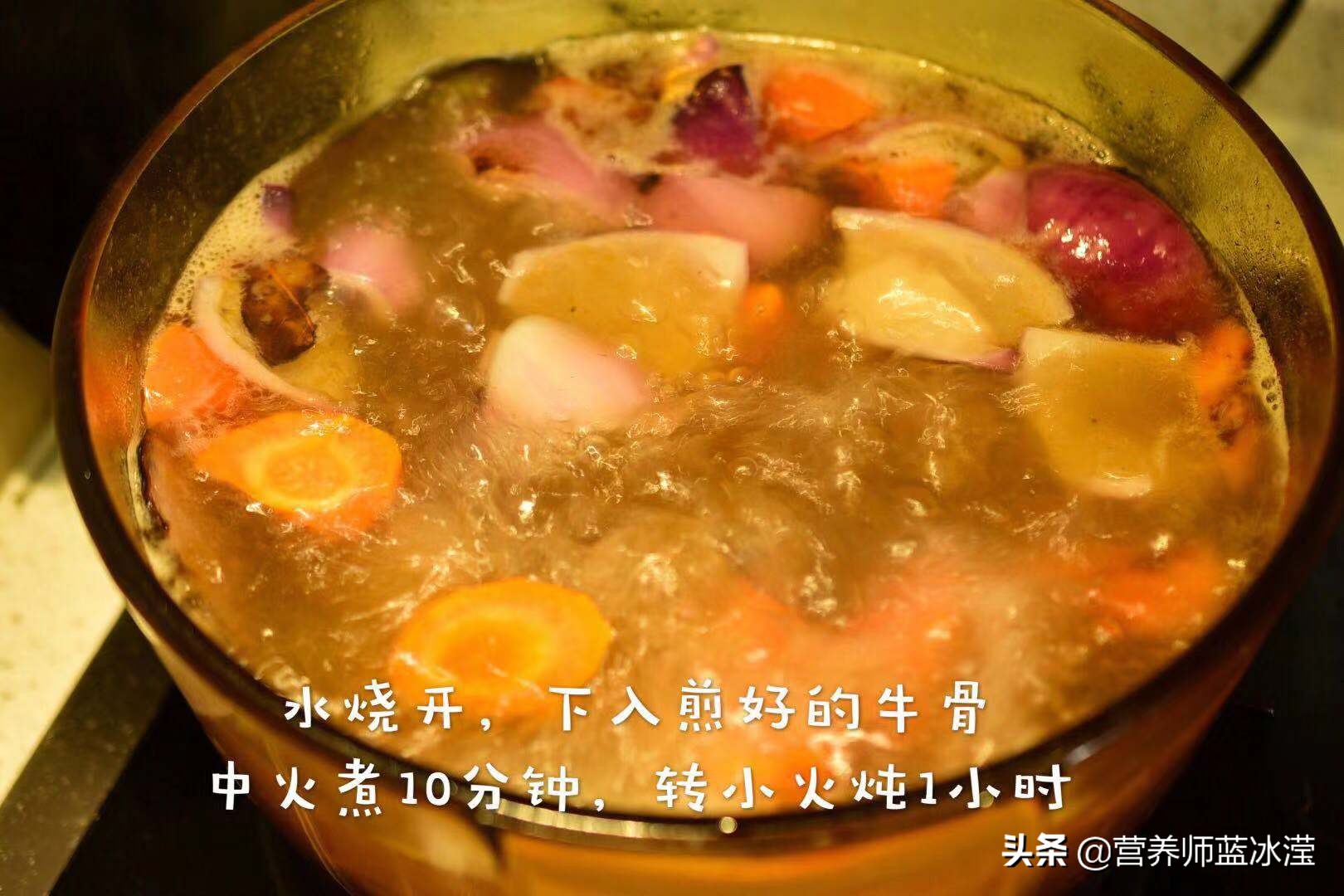 1斤牛骨炖熟,1斤牛骨高汤