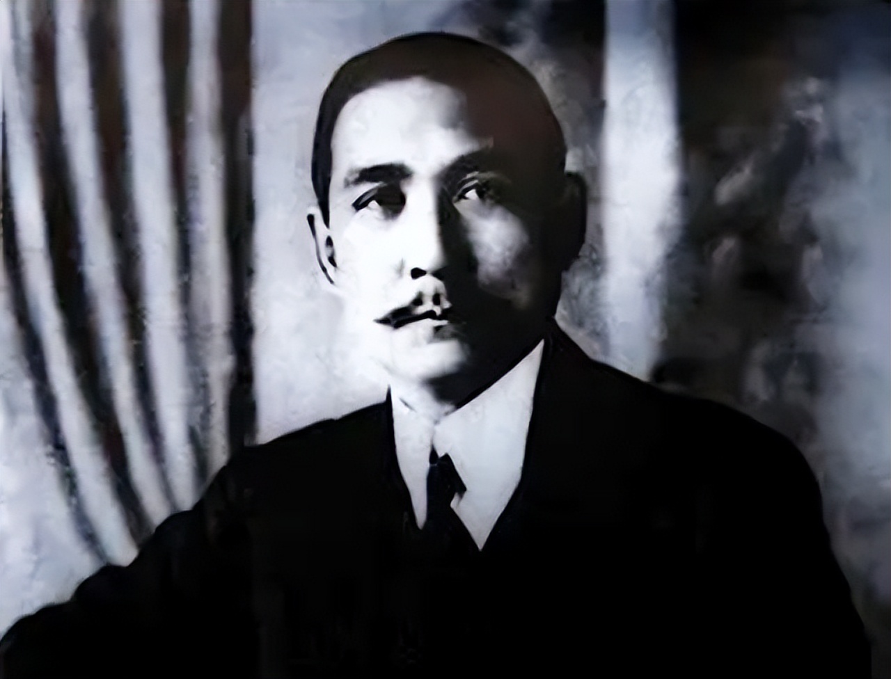 78年，他调任北京市委书记，向*国锋华**抱怨：我在天津屁股还没坐稳